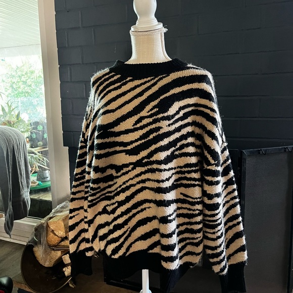 Sanctuary tiger stripped sweater - Picture 2 of 4